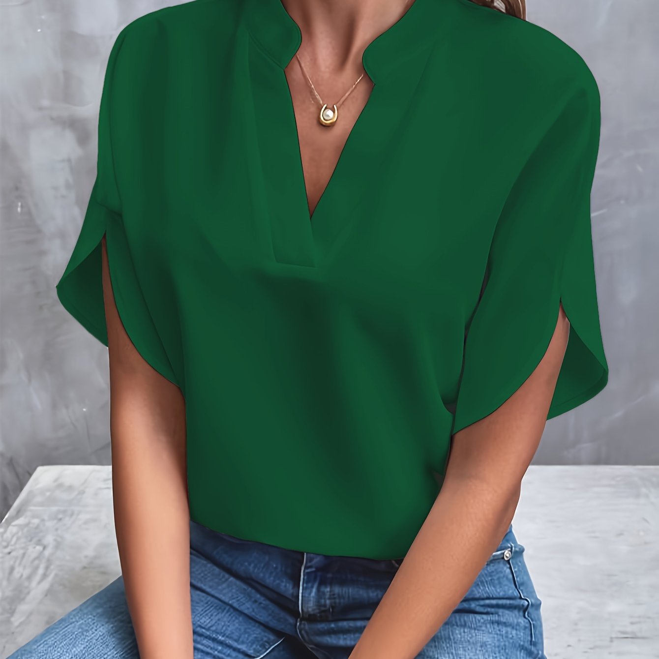 Mieke™ | Effen blouse met V-hals